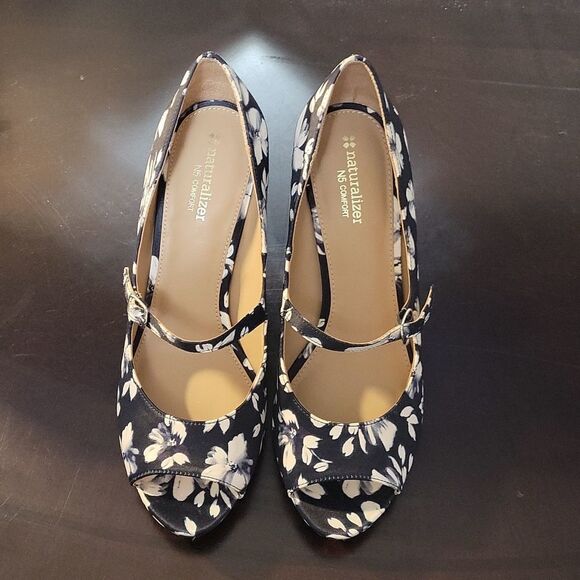 BRAND NEW NATURALIZER N5 NAVY BLUE FLORAL IRIS OPEN TOE MARY JANE COMFORT PUMP - Picture 3 of 15